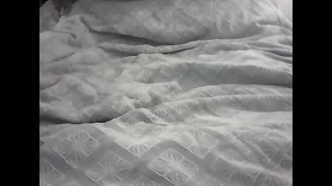 Snapshot of leweylewy chatting on October 19, 12:55 am leweylewy online show from October 19, 12:55 am