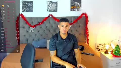 Snapshot of lewishamiltom chatting on December 14, 7:25 pm lewis online show from December 14, 7:25 pm