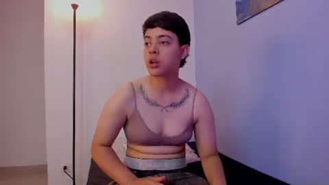 Snapshot of lexa_kitty chatting on August 4, 8:44 pm Lexa kitty online show from August 4, 8:44 pm
