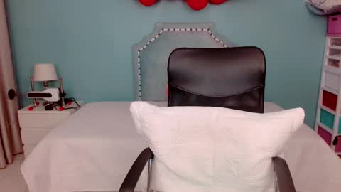 Lexas Room online show from October 2, 4:30 am