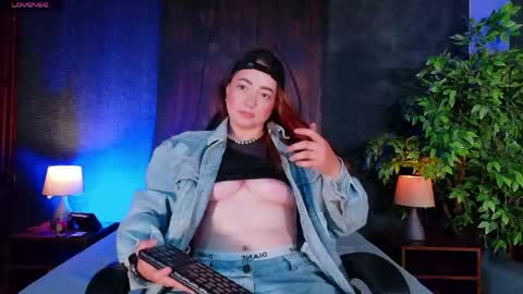 Snapshot of lexavega_ chatting on May 21, 10:00 am lexavega_ online show from May 21, 10:00 am