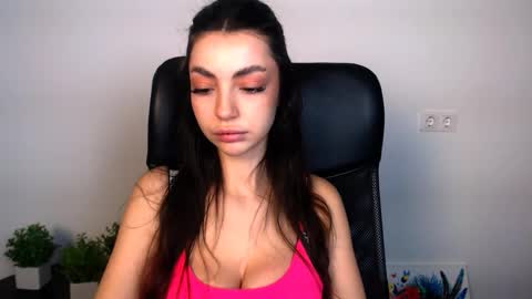 Alexia online show from December 3, 1:31 pm