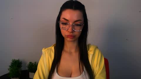 Alexia online show from May 4, 12:56 pm