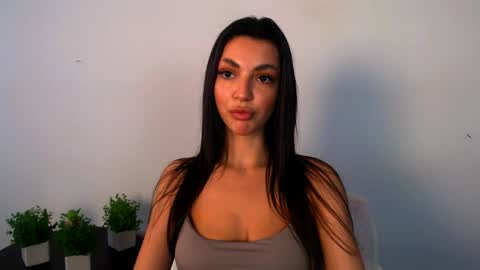 Alexia online show from May 24, 1:05 pm