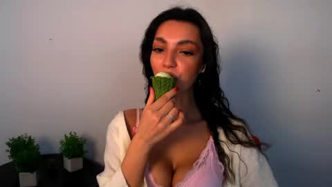 Alexia online show from May 27, 9:39 am