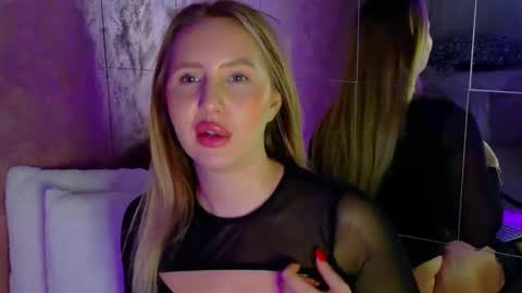 Snapshot of lexi_u_ chatting on November 3, 5:20 am LEXXY online show from November 3, 5:20 am