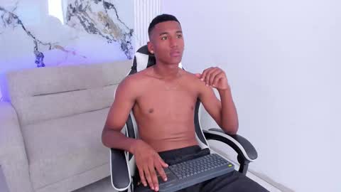 Snapshot of lexianddeker chatting on September 25, 4:32 pm Lexi  Derek online show from September 25, 4:32 pm