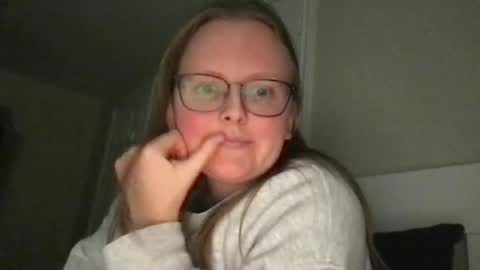 Snapshot of lexielilacs chatting on December 15, 3:13 am lexie online show from December 15, 3:13 am