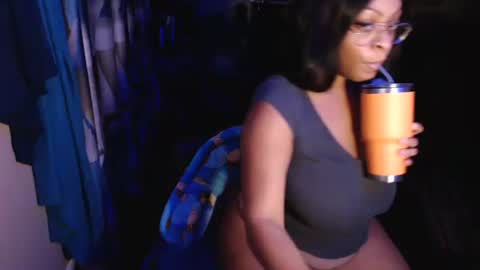 Snapshot of lexijaynex chatting on January 6, 8:03 am LEXIJAYNE online show from January 6, 8:03 am