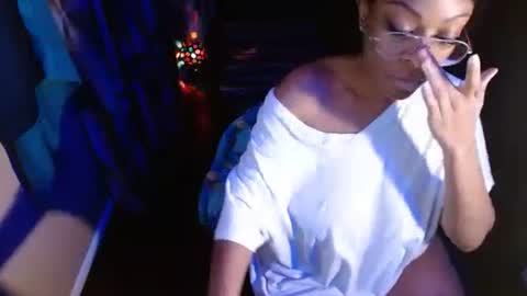 Snapshot of lexijaynex chatting on January 13, 9:25 am LEXIJAYNE online show from January 13, 9:25 am