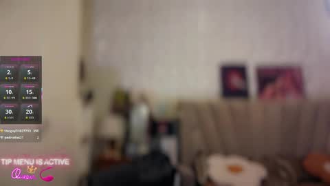 Snapshot of lexisdior chatting on May 30, 5:37 am Naturaly Born Goddess Ms. kendall online show from May 30, 5:37 am