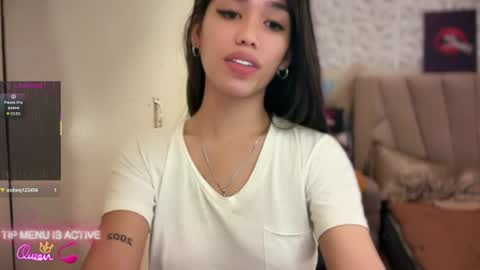 Snapshot of lexisdior chatting on June 11, 4:38 pm Naturaly Born Goddess Ms. kendall online show from June 11, 4:38 pm