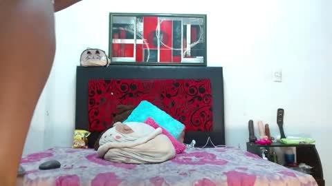 Snapshot of lexistone_ chatting on June 3, 7:19 pm lexistone online show from June 3, 7:19 pm