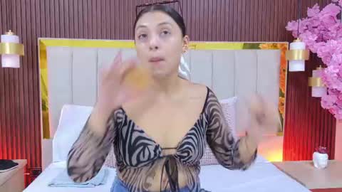 lexxi_gb online show from July 10, 8:33 pm