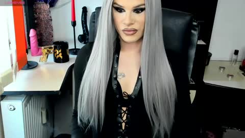 Snapshot of lexxymiss chatting on April 19, 12:15 pm eva lexy you may call me Miss online show from April 19, 12:15 pm