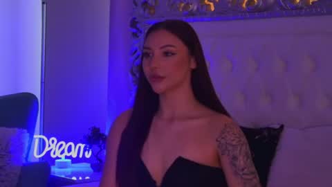 LexyBanks online show from June 17, 9:12 am