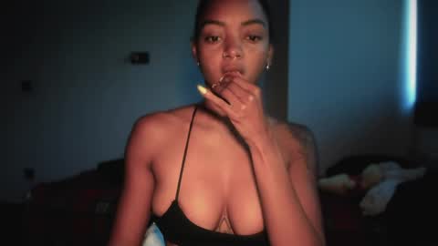Snapshot of lexy_squirt_queen chatting on April 18, 12:42 pm LEXY - Independent account online show from April 18, 12:42 pm