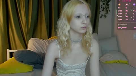 Lexy online show from June 17, 4:08 pm