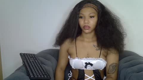 Snapshot of lexybonyy chatting on July 1, 7:21 am Lexy online show from July 1, 7:21 am