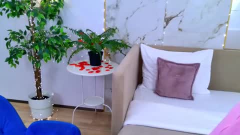 Snapshot of leyaatwood chatting on February 14, 5:26 am leyaatwood online show from February 14, 5:26 am