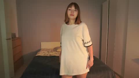 Snapshot of leyla_grace chatting on June 30, 1:45 pm leyla_grace online show from June 30, 1:45 pm