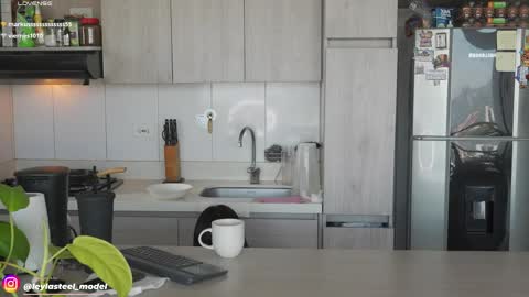 Snapshot of leyla_steel chatting on May 7, 1:38 pm INSTA leylasteel model online show from May 7, 1:38 pm