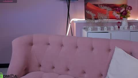 leylamirage online show from February 15, 4:09 am