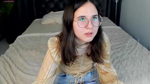 leylamirage online show from March 12, 12:22 pm