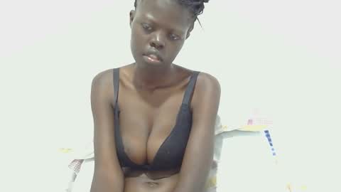 laylani69 online show from May 8, 1:27 pm