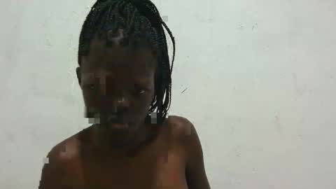 laylani69 online show from May 18, 6:47 pm