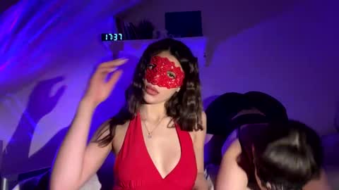 Snapshot of leyluv chatting on February 13, 4:36 pm Leyla and Mia online show from February 13, 4:36 pm