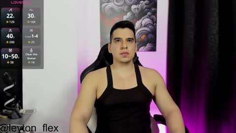 Snapshot of leyton_flexx chatting on May 31, 10:11 pm L E Y T O N online show from May 31, 10:11 pm