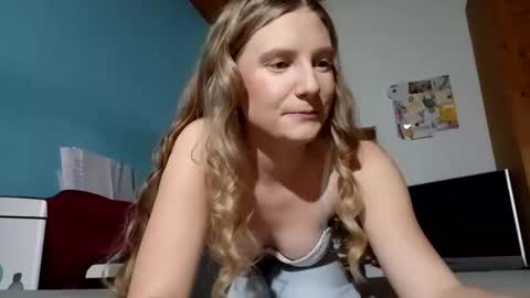 lia06_ online show from December 22, 5:32 pm