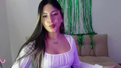 Snapshot of lia_14_ chatting on March 17, 6:33 pm Lia online show from March 17, 6:33 pm