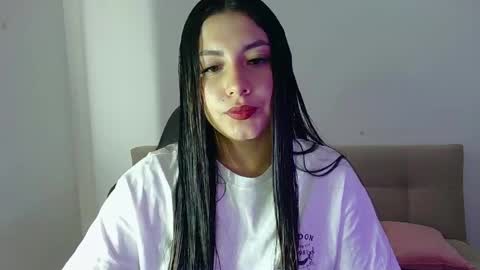 Snapshot of lia_14_ chatting on April 25, 5:21 pm Lia online show from April 25, 5:21 pm