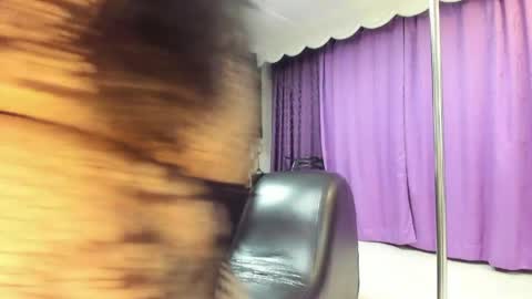 Snapshot of lia__owen chatting on May 17, 1:03 am lia__owen online show from May 17, 1:03 am