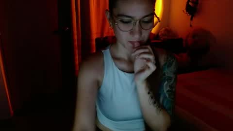 liliana online show from May 5, 5:37 am