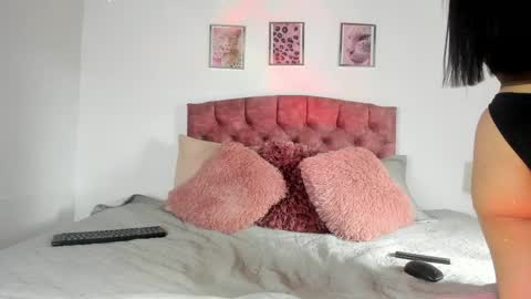 Snapshot of lia_blake7 chatting on May 18, 8:36 pm lia_blake7 online show from May 18, 8:36 pm