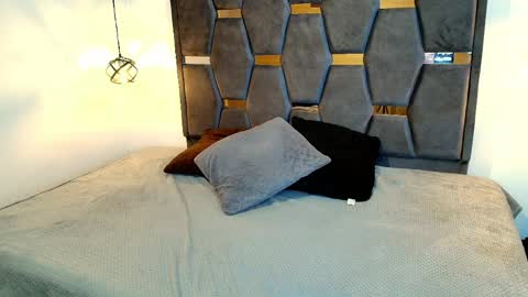  LIA  online show from April 7, 11:54 am