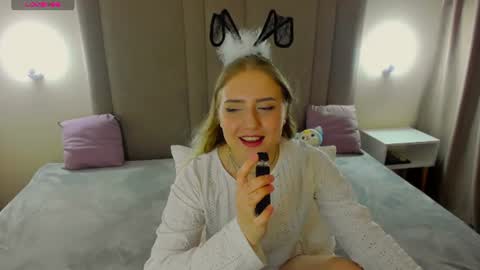 Snapshot of lia_candy_ chatting on July 5, 4:19 am Lia online show from July 5, 4:19 am