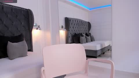 Snapshot of lia_cat__ chatting on December 5, 5:20 pm lia_cat__ online show from December 5, 5:20 pm