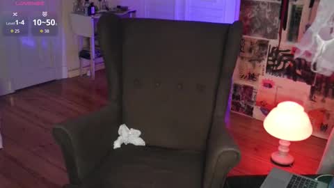 Snapshot of lia_grl chatting on November 16, 2:50 am lia_grl online show from November 16, 2:50 am