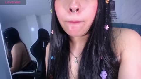 lia_harper_t online show from May 8, 9:09 pm