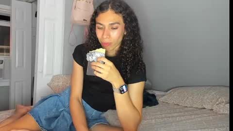 Snapshot of lia_hdz chatting on September 15, 2:22 am Kabroncita online show from September 15, 2:22 am