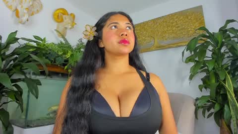 Snapshot of lia_lovelly chatting on April 10, 10:14 pm lia_lovelly online show from April 10, 10:14 pm