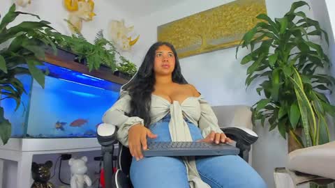 Snapshot of lia_lovelly chatting on April 14, 4:51 am lia_lovelly online show from April 14, 4:51 am