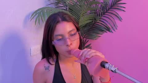 Snapshot of lia_owenss chatting on May 23, 7:29 pm lia_owenss online show from May 23, 7:29 pm