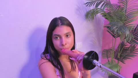Snapshot of lia_owenss chatting on May 29, 9:02 pm lia_owenss online show from May 29, 9:02 pm