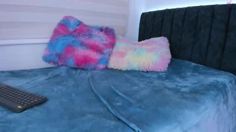 Little Queen Lia  online show from January 18, 3:42 am