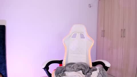 Little Queen Lia  online show from March 5, 4:45 am